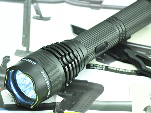 1106型鈦合金改進型強光電擊器